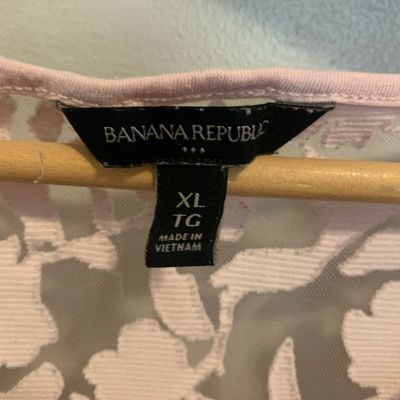 Banana Republic Women's Pink T-Shirt with Lace Yoke - Size XL - Picture 2 of 6